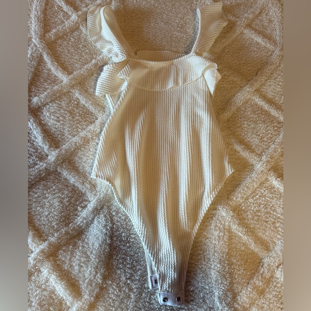 Women’s Ribbed Ruffle Bodysuit - Picture 2 of 4